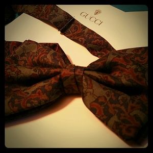 GUCCI MEN'S SILK BOWTIE